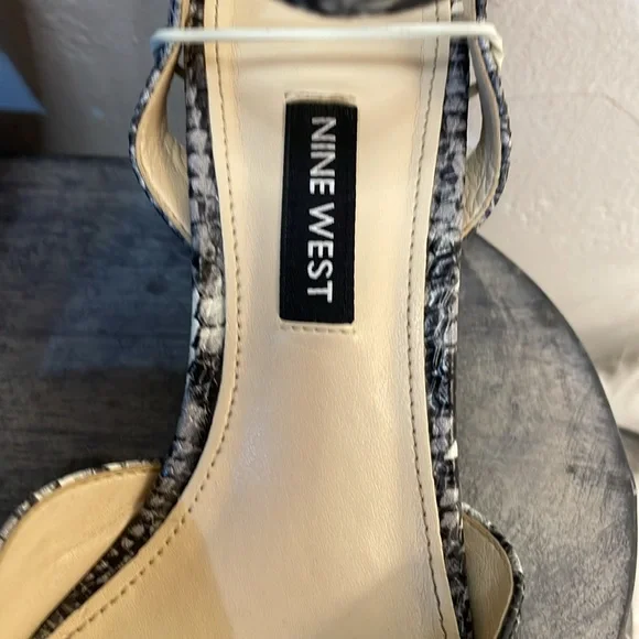 #0172 Nine West Black and Gray Snakeskin Low Heels with Wrap Ankle Strap-6.5 - Picture 7 of 11